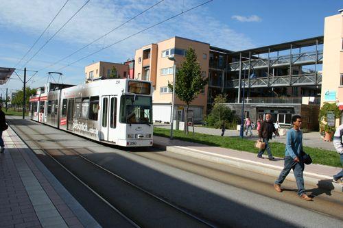 Le quartier Vauban en Allemagne. Mixité et variété de choix de modes + pensé dès le départ en lien avec le tramway